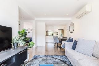Stylish 2BR, 1BA Apartment with Balcony & Parking - 0