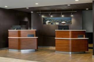 Courtyard by Marriott Pittsburgh Airport - 9