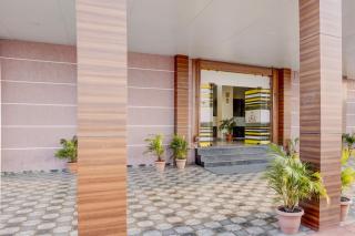 Townhouse Oak Karkamb Road Solapur Formerly Grand Residency - 2