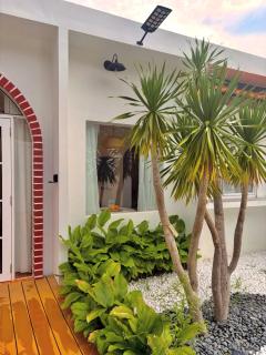 Mersika Aluna Beachfront Studio Garden View 10mins drive from Mersing Jetty Town - 2