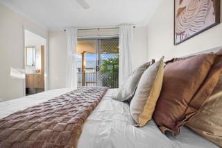 2-Storey 3BR Haven - Sleeps 8 - Free Parking & Gym - 1