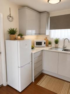 Cosy Coastal Chalet in Westward Ho! - Quiet Holiday Park Retreat - 3