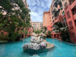 Pool access rooms Seven-seas Condo by Som - 8