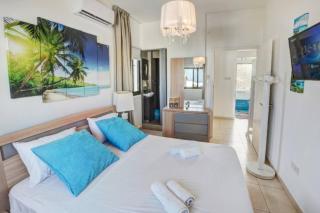 SunnyVillas: 4BR Villa Private Pool+Jacuzzi+Sauna - 1