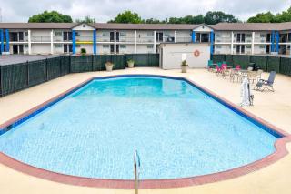 Days Inn by Wyndham Gatesville - 3