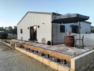 Dale Cottage - Firepit, private pool and pet friendly garden - 8