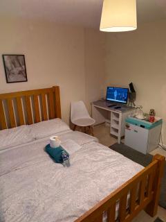 Guest Room stay in Dartford- Close to all amenities - 7