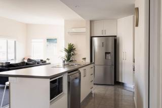 Sunday House - 9