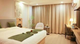 GreenTree Inn Express Hainan Haikou Haixiu Zhong Road - 5