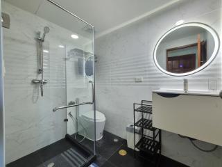 Amazing Seaviews - Huge Patong Apartment - 3