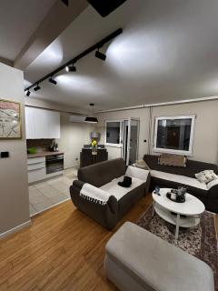 Stylish Apartment in Aerodrom, Skopje 4 Guests - 8