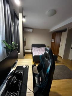 Stylish Apartment in Aerodrom, Skopje 4 Guests - 6