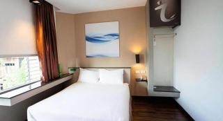 I Hotel - 1