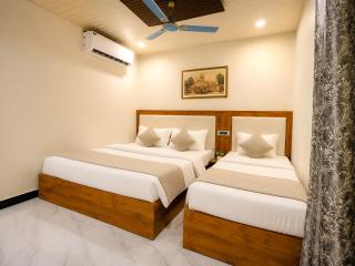 Hotel Diamond inn Mathura - 3