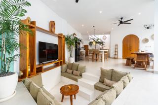 Villa Casa Diamanti - Luxury 3BR with Private Pool and Rooftop in Tumbakbayuh - 8
