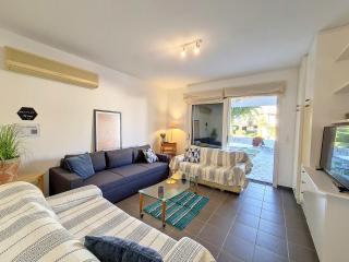 Cosy Garden Flat, Beach, Pool - 8