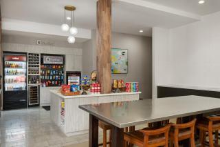 Hilton Garden Inn Portland Airport - 4