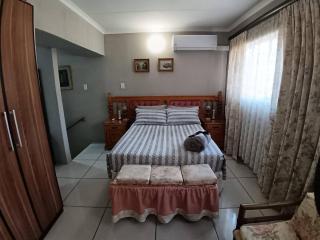 Luxury Meets Convenience Near City Travel Links - 1
