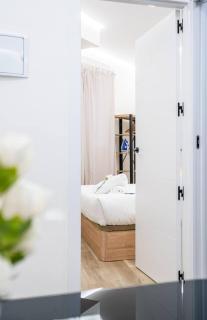 Modern City Apartment Chic Comfortable - 6