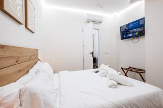 Modern City Apartment Chic Comfortable - 3