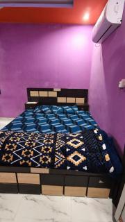 MAHAKAL HOMESTAY 5 MINT FROM RAM MANDIr - 1