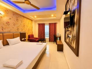 Shree Gopal - Sea Facing Rooms in Golden Beach - with Parking, Restaurant, Affordable Stay - 2