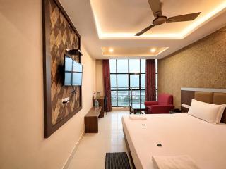 Shree Gopal - Sea Facing Rooms in Golden Beach - with Parking, Restaurant, Affordable Stay - 1
