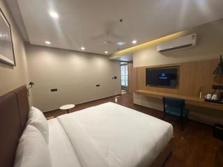 Saltstayz Premier - Sector 15 Noida - 7