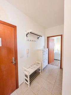 Hidden gem apartment in Golden Sands - 1