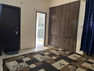 Grand 3BHK Apartment in Prime Area - 4