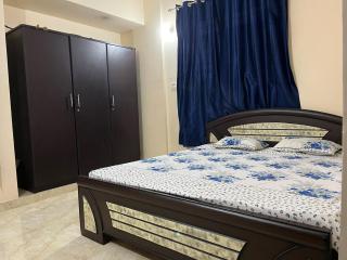 Grand 3BHK Apartment in Prime Area - 3
