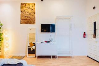 Chic Studio in the Heart of Madrid Modern & Cozy - 4