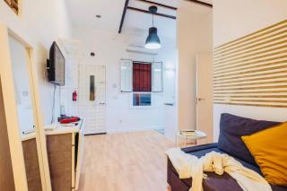 Chic Studio in the Heart of Madrid Modern & Cozy - 3