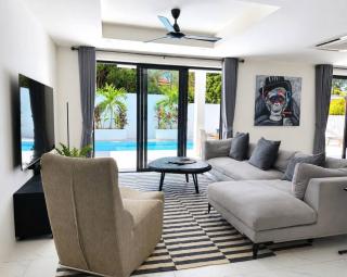 3 or 4 Bedroom Pool Villa - 9
