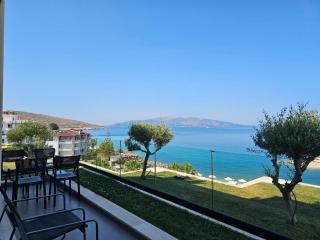 Infinity View Seafront Suite - 6
