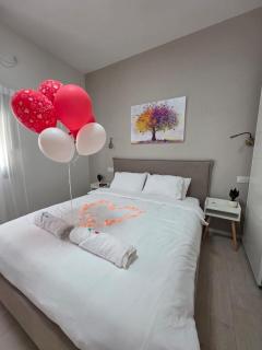 Ussishkin Boutique with Jacuzzi - 4