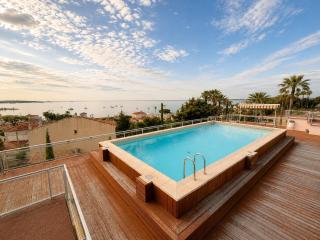Apt Golfe Juan - 5min des plages - Parking privée - Piscine Rooftop - 3