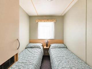 Cosy caravan at Broadland Sands Holiday Park, Suffolk ref 20159BS - 5