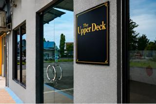 The Upper Deck Hotel - 9