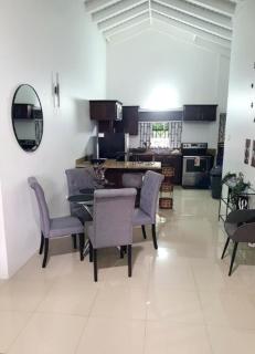 Comfort Stay with shared pool only from 15mins Ocho - 4