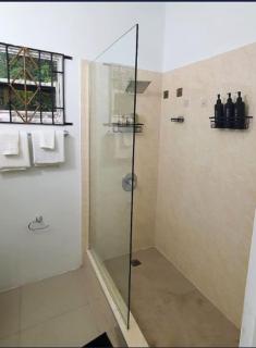 Comfort Stay with shared pool only from 15mins Ocho - 2