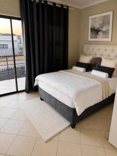 Cozy Haven Suites - 6