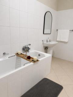 Cozy Haven Suites - 1