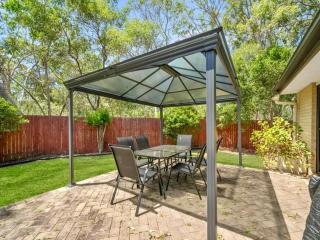 Family and Pet Friendly Home in Sandstone Point - 0