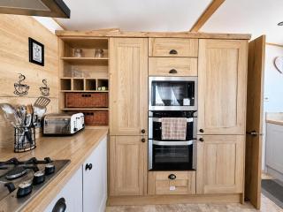 Stunning Caravan Full Sea Views At Broadland Sands Holiday Park Ref 20285Bs - 4