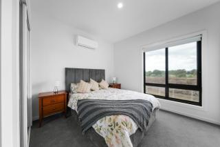 brand new entire house in Mernda - 4