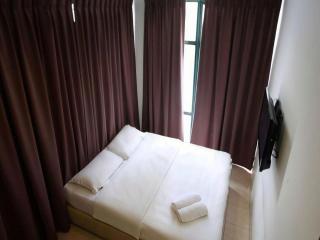 Place2Stay @ RH Plaza Hotel - 1
