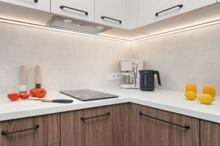 Cozy Studio with Balcony and Air Conditioning in Downtown by Noclegi Renters - 8