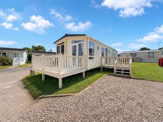 Beautiful Caravan On A Fantastic Holiday Park In Lowestoft Ref 12099B - 0