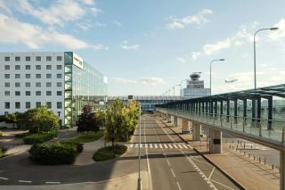 Courtyard by Marriott Prague Airport - Praga - 3